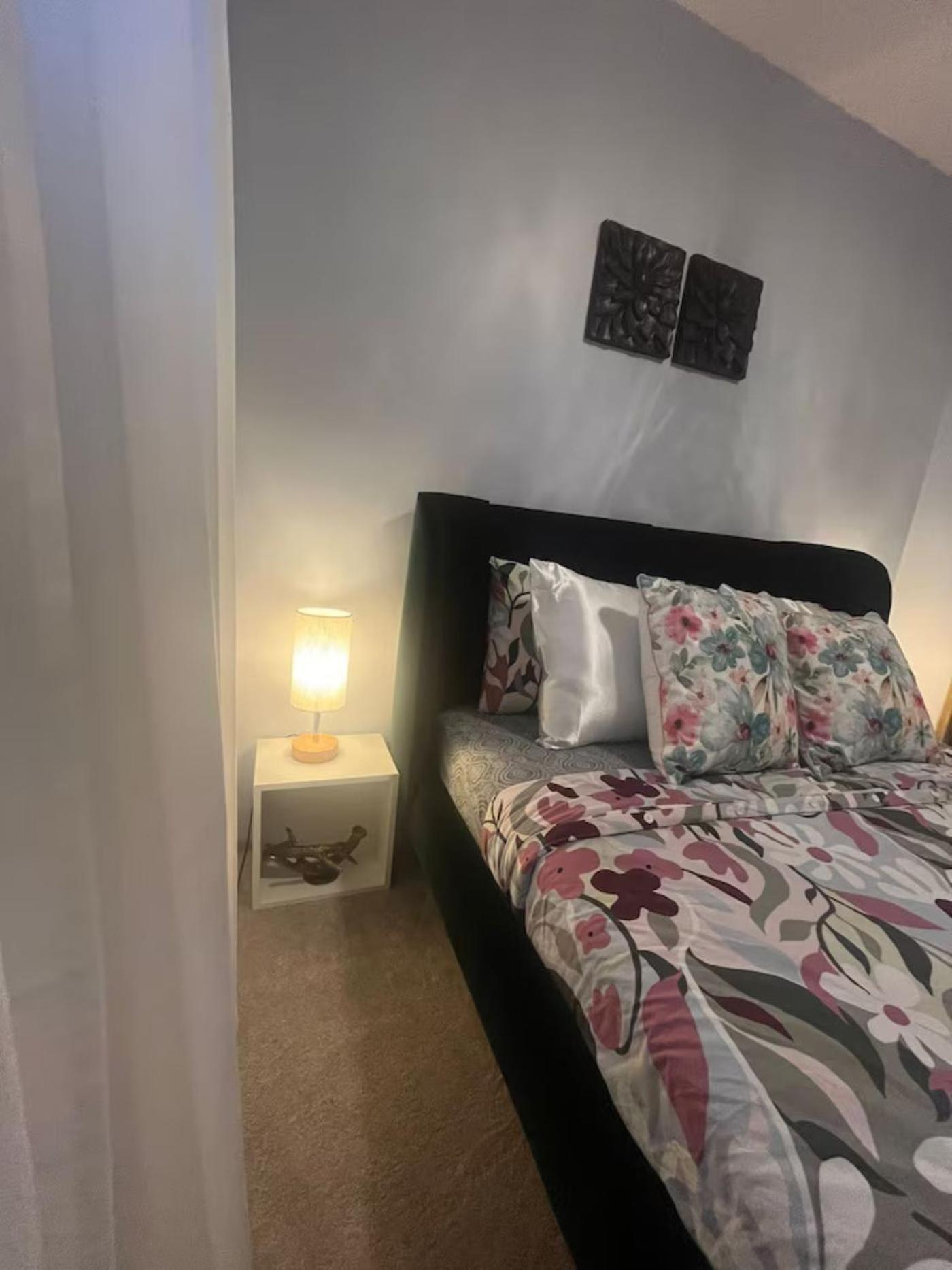 Home Away From Home!! Calgary Ngoại thất bức ảnh
